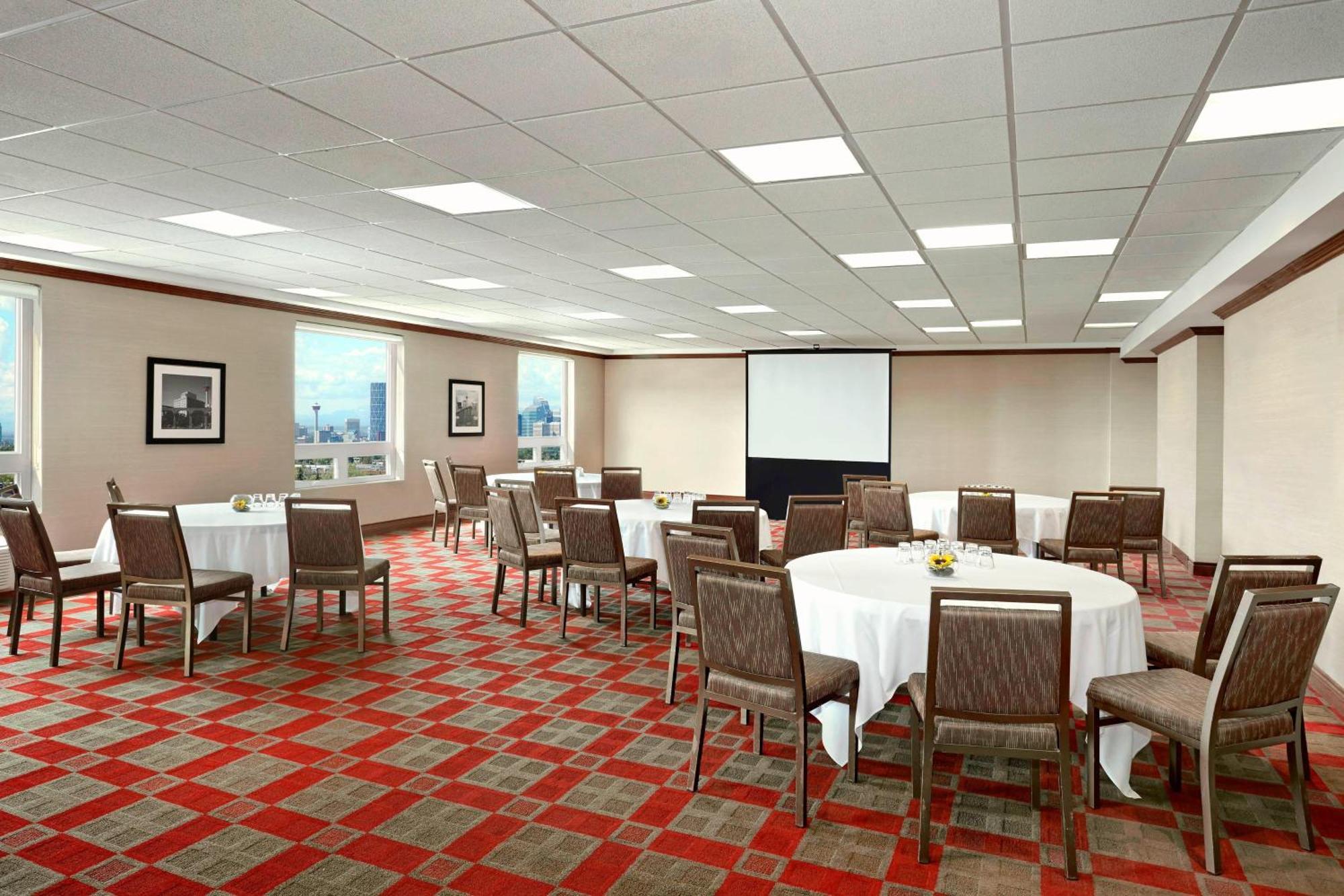 Four Points By Sheraton Airport Hotel Calgary