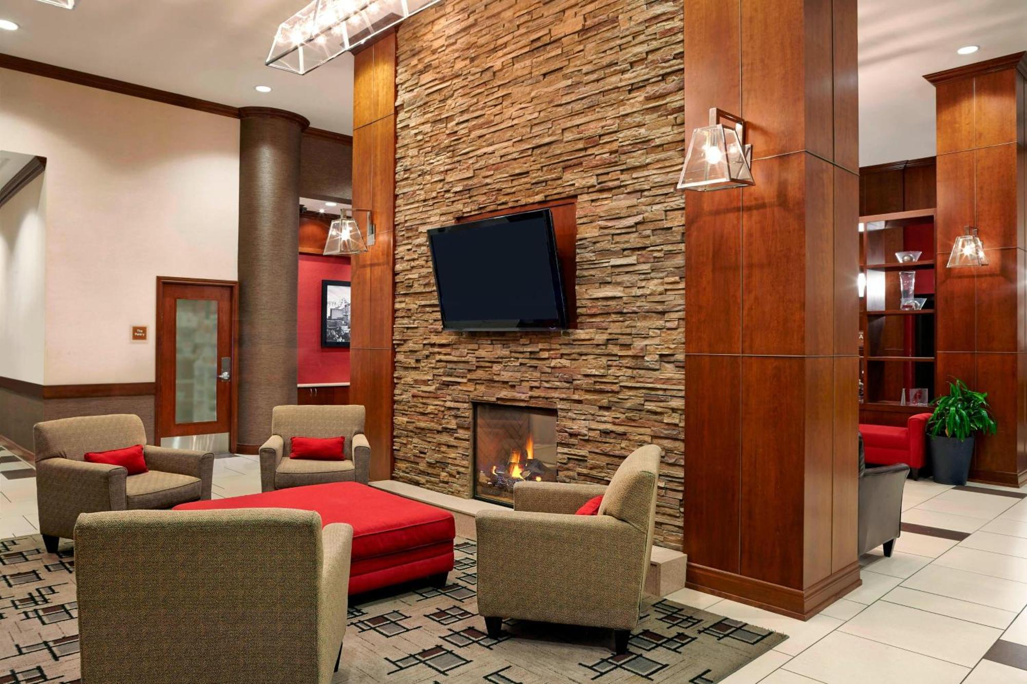 Four Points By Sheraton Airport Hotel 4*