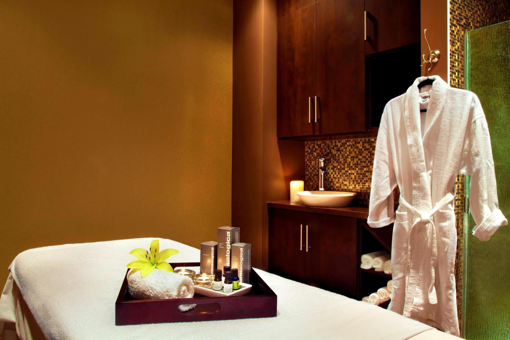Four Points By Sheraton Airport 4*