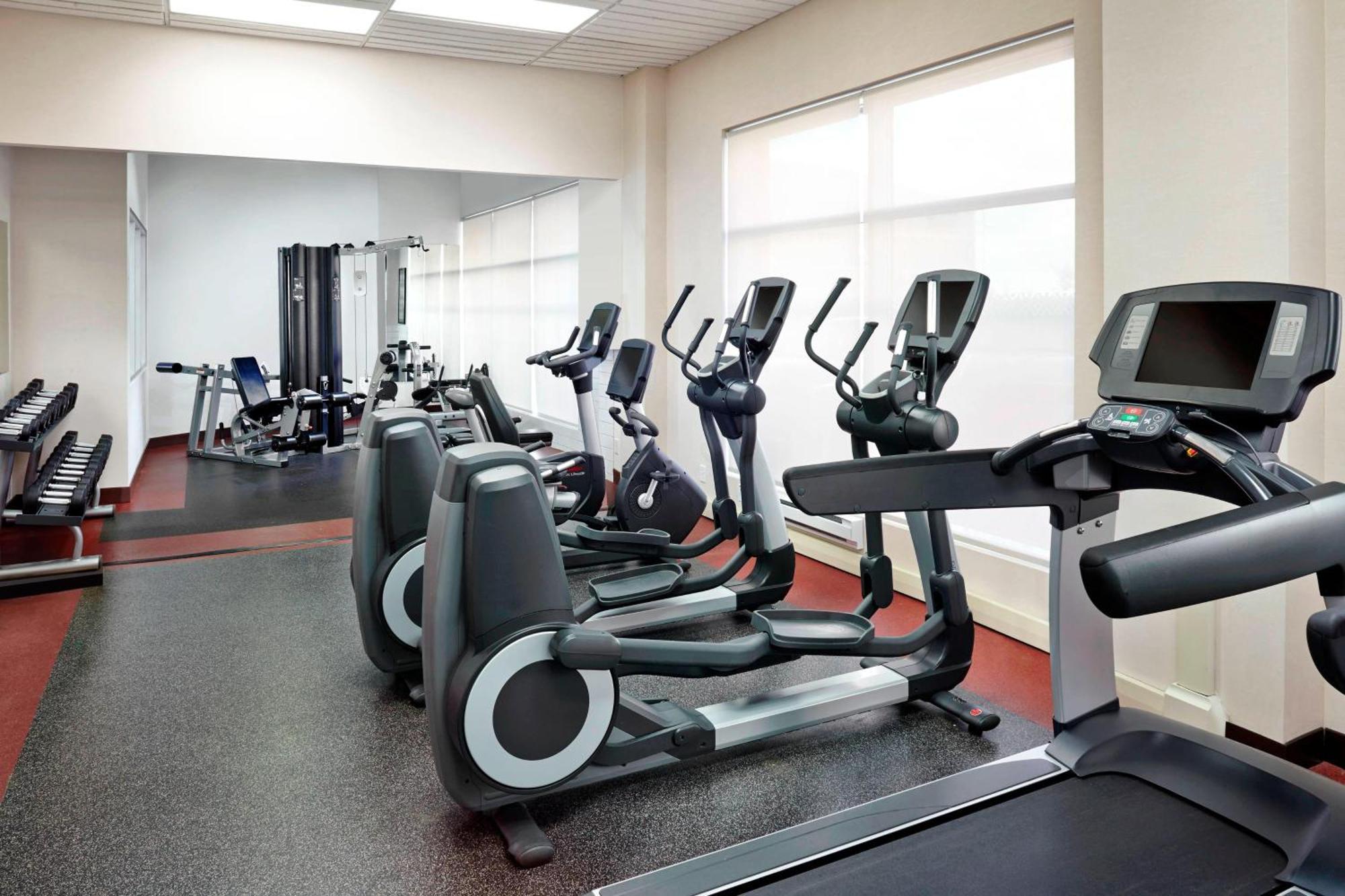 Four Points By Sheraton Airport Hotel